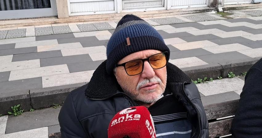 Hopalı vatandaşlar, emeklilere verilen bayram ikramiyesinin yetersiz olduğunu ifade etti.