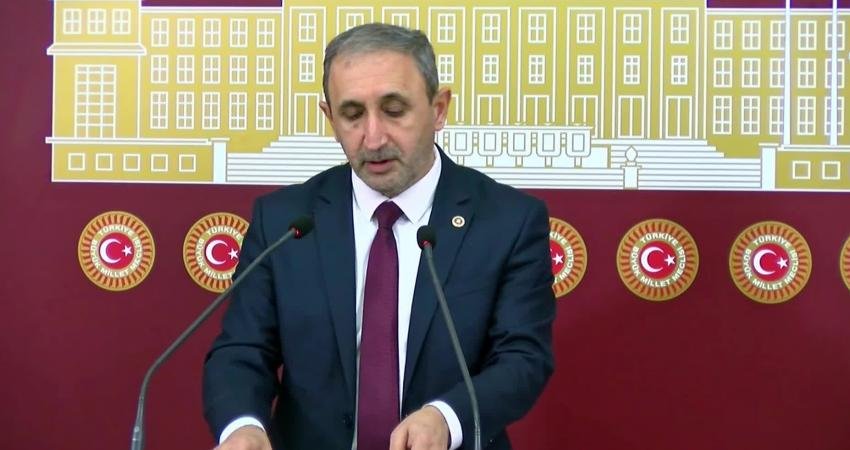 Hür Dava Partisi (HÜDA PAR) Gaziantep Milletvekili Şehzade Demir, aileye