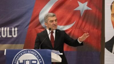 Hürriyetçi Sendikalar Konfederasyonu (HÜR-SEN) Genel Başkanı Levent Kuruoğlu, "Türk dilinin