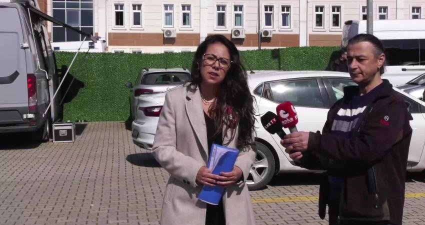 İBB Davası… TİP Sözcüsü Kadıgil: “Soma’da tek bir kamu görevlisi yargılanmazken, burada çocukların dertleriyle dertlenen belediye başkanları esir tutuluyor” Türkiye İşçi Partisi (TİP) Sözcüsü ve İstanbul Milletvekili Sera Kadıgil,