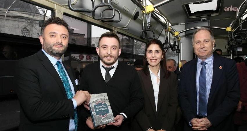  İstanbul Büyükşehir Belediyesi (İBB) Meclisi Halkla İlişkiler Komisyonu üyeleri, toplu