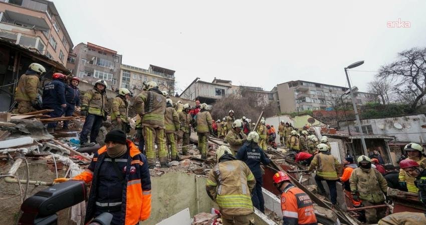 İstanbul Büyükşehir Belediyesi (İBB), Fatih'te bina çökmesine ilişkin yaptığı açıklamada, "Bölgede