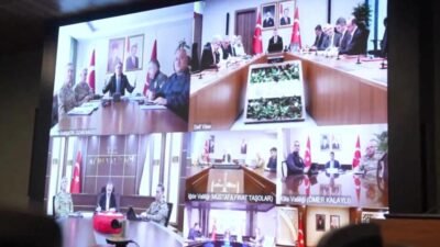 İçişleri Bakanı Mustafa Çiftçi'nin başkanlığında, sınır illerinin valileri ile video