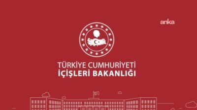 İçişleri Bakanlığı: Kırmızı bültenle aradığımız 32, ulusal seviyede aradığımız 40 suçlu ülkemize geri getirildi İçişleri Bakanlığı, çeşitli suçlardan aranan ve yurt dışına kaçan 72