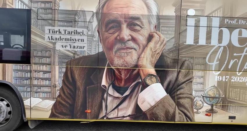 İETT’den İlber Ortaylı için saygı otobüsü İETT, 13 Mart'ta yaşamını yitiren akademisyen, tarihçi Prof. Dr. İlber