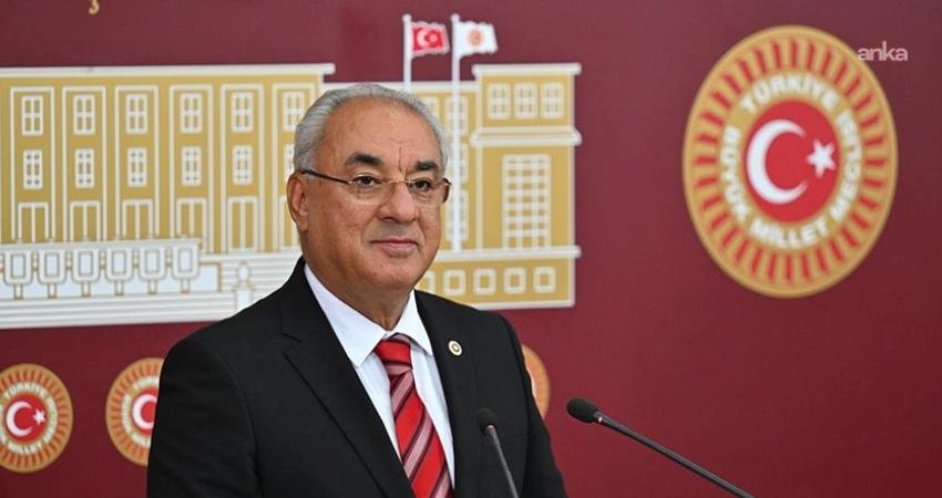 Demokratik Sol Parti Genel Başkanı Önder Aksakal, tarihçi ve yazar Prof.