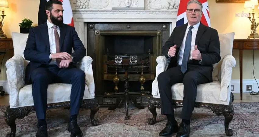 İngiltere Başbakanı Starmer ile Suriye Cumhurbaşkanı Şara, Londra’da görüştü İngiltere Başbakanı Keir Starmer, ülkenin başkenti Londra’da Suriye geçici Cumhurbaşkanı