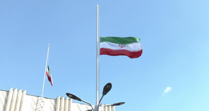 Davutoğlu: “En büyük tehlike bunun İran ve komşuları arasında bir savaşa dönüşmesi” Gelecek Partisi Genel Başkanı Ahmet Davutoğlu, ABD ve İsrail saldırılarında