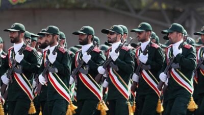 İran Devrim Muhafızları Ordusu (IRGC), "İran İslam Cumhuriyeti Silahlı Kuvvetleri'nin