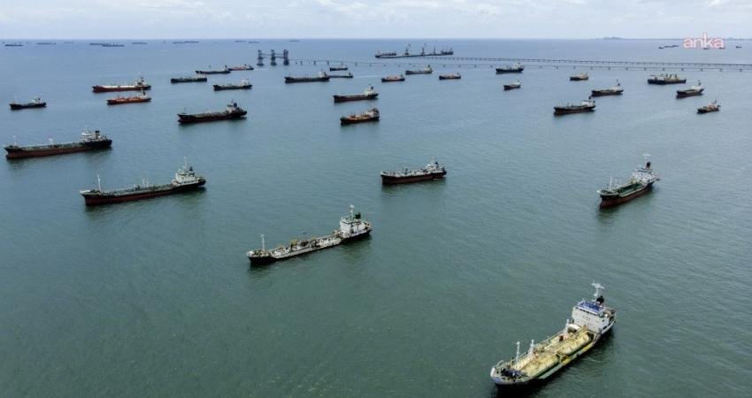 İran Devrim Muhafızları: Hürmüz Boğazı’ndan geçişlere sert karşılık verilecek İran Devrim Muhafızları (IRGC) Donanması, ABD Başkanı Donald Trump’ın Hürmüz