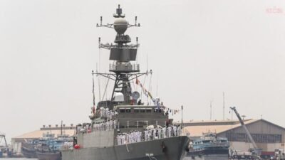 Sri Lanka açıklarında yardım çağrısı yaptıktan sonra battığı belirtilen IRIS