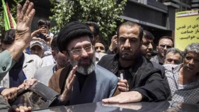 İran’da, Uzmanlar Meclisi’nin Ayetullah Ali Hamaney’in oğlu Mücteba Hamaney’i İslam