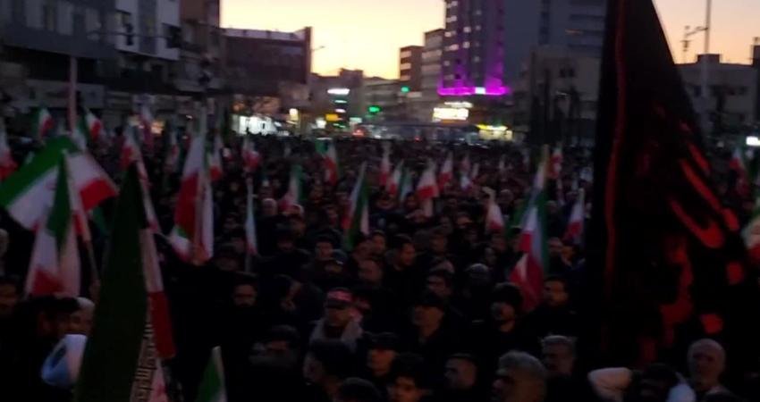 İran’ın Dini Lideri Hamaney öldürüldü… Tahran başta olmak üzere birçok kentte halk camilerde ve üniversite kampüslerinde toplanıyor İran devlet medyasının ülkenin Dini Lideri Ayetullah Seyyid Ali Hamaney’in