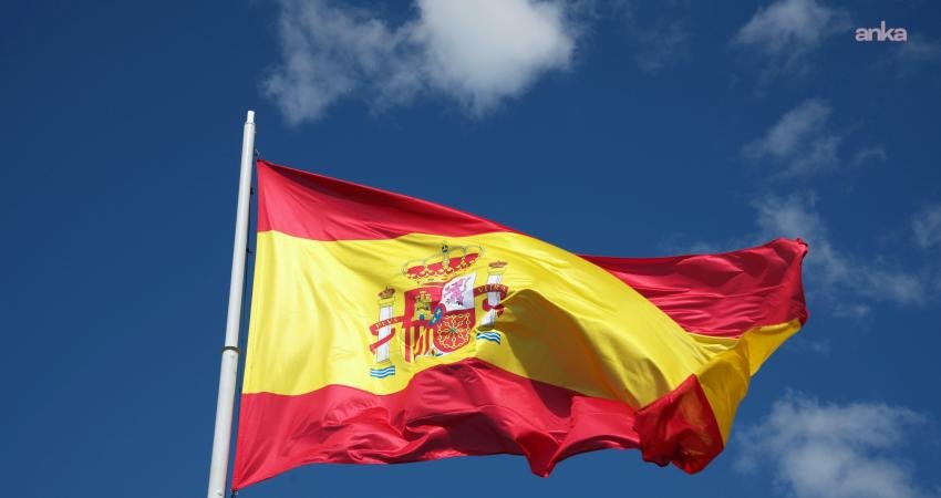 İspanya’dan Trump’a yanıt: Ülkemiz, olası etkileri sınırlamak, etkilenebilecek sektörlere yardım etmek ve tedarik zincirlerini çeşitlendirmek için gerekli kaynaklara sahiptir İspanya hükümeti, Trump'ın ikili ilişkilerin kesilmesi talimatı verdiği açıklamasına yanıt