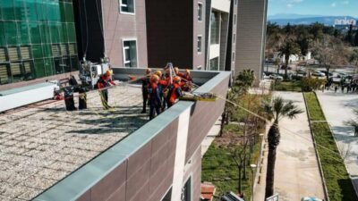 İzmir Bölge Adliye Mahkemesi’nde gerçekleştirilen geniş kapsamlı tatbikatta, şüpheli paketler