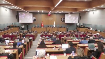 İzmir Büyükşehir Belediye Başkanı Cemil Tugay, Vakıflar Genel Müdürlüğü’nün belediyeye