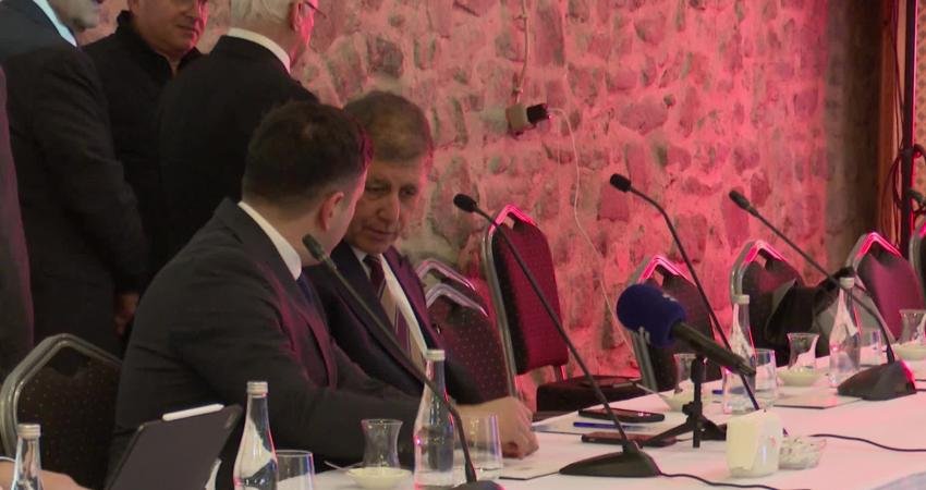 İzmir Ekonomik Kalkınma Koordinasyon Kurulu toplantısında konuşan İzmir Büyükşehir Belediye