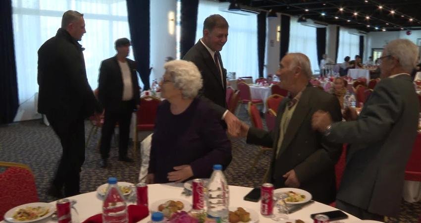 İzmir Büyükşehir Belediye Başkanı Cemil Tugay, Balçova’da şehit aileleri ve