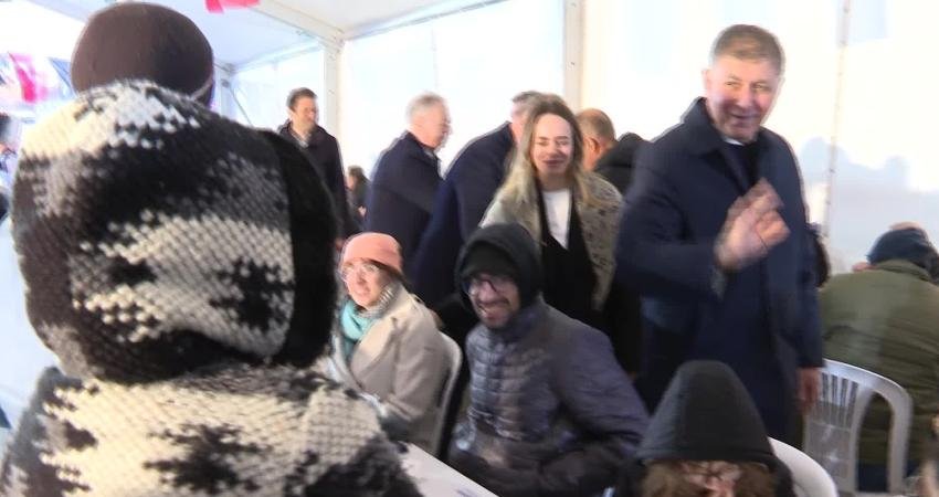 İzmir Büyükşehir Belediyesi’nin ramazan ayı boyunca kentin farklı ilçelerinde düzenlediği