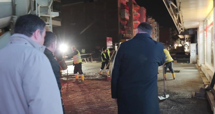 İzmir Büyükşehir Belediye Başkanı Cemil Tugay, şehirde kesintisiz devam eden