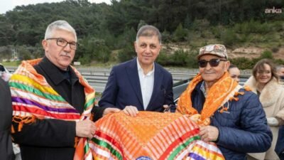 İzmir Büyükşehir Belediye Başkanı Cemil Tugay ve eşi Öznur Tugay,