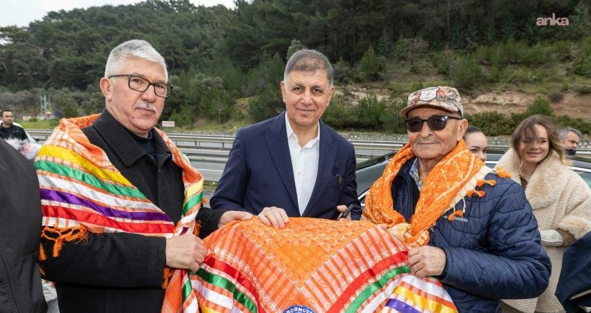 İzmir Büyükşehir Belediye Başkanı Cemil Tugay ve eşi Öznur Tugay,