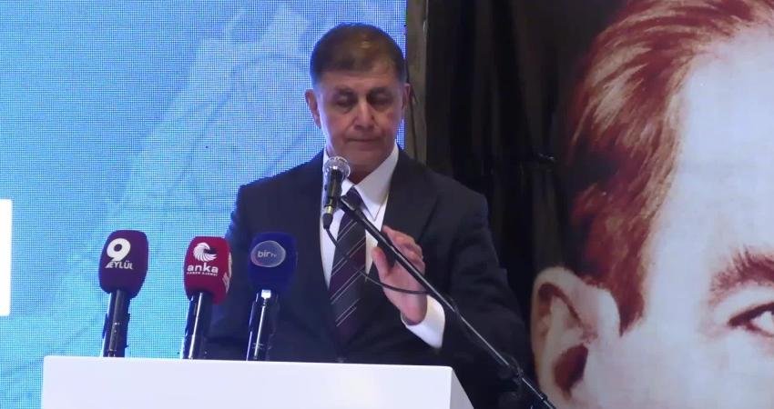 İzmir Büyükşehir Belediye Başkanı Tugay’dan Bakanlığa ‘Körfez’ tepkisi: Sadece bizi suçlayıp maruz her şeyi olduğu gibi ortada bırakıyorlar İzmir Büyükşehir Belediye Başkanı Cemil Tugay, “Sağlıklı Bir Körfez İçin