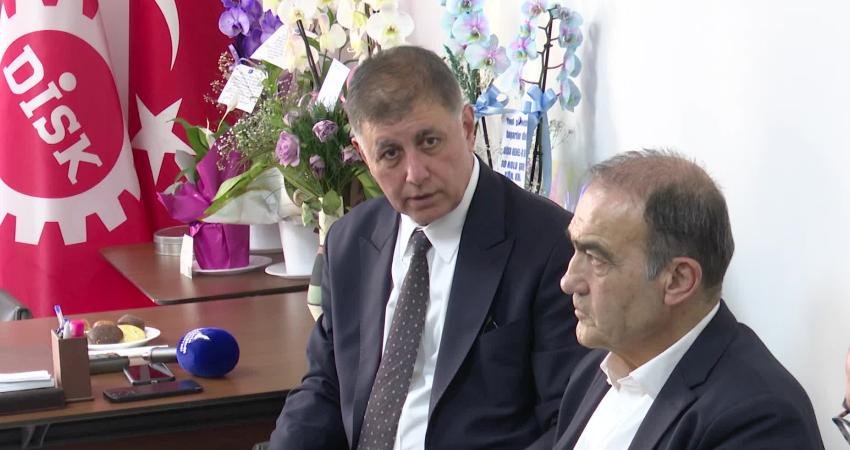 İzmir Büyükşehir Belediye Başkanı Cemil Tugay, DİSK Ege Bölge Temsilciliği'ne