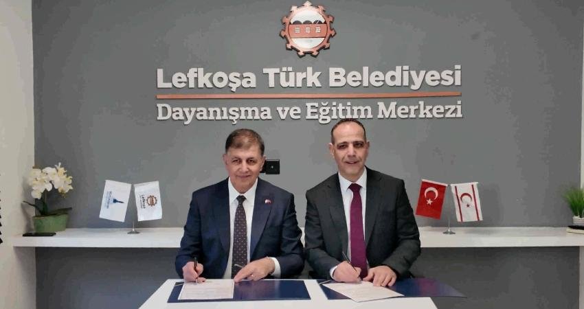 İzmir Büyükşehir Belediye Başkanı Cemil Tugay, Kuzey Kıbrıs Türk Cumhuriyeti’nde