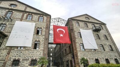 İzmir Büyükşehir Belediye Başkanı Cemil Tugay, Vakıflar Genel Müdürlüğü’ne devri kararlaştırılan üç