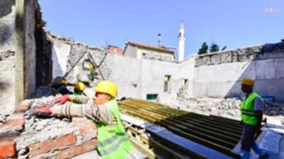 İzmir Büyükşehir Belediyesi’nden kamuya büyük destek İzmir Büyükşehir Belediyesi’nin hizmet ve faaliyetlerinde kullandığı bazı binalara Vakıflar