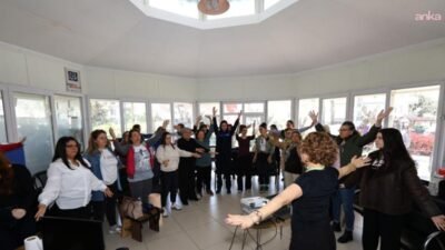 İzmir Büyükşehir Belediyesi’nden Selçuklu kadınlara sağlık eğitimi İzmir Büyükşehir Belediyesi ile Selçuk Belediyesi iş birliğinde düzenlenen eğitimde