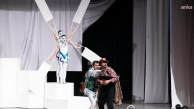 İzmir Büyükşehir Şehir Tiyatroları, "Don Kişot–Çağdaş Bir Masal" oyununu, Torbalı’da