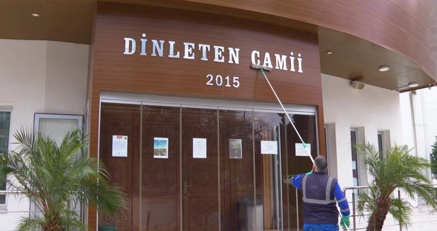 İzmir Büyükşehir Belediyesi, Ramazan Bayramı öncesinde ibadethanelerde yürüttüğü temizlik çalışmalarına