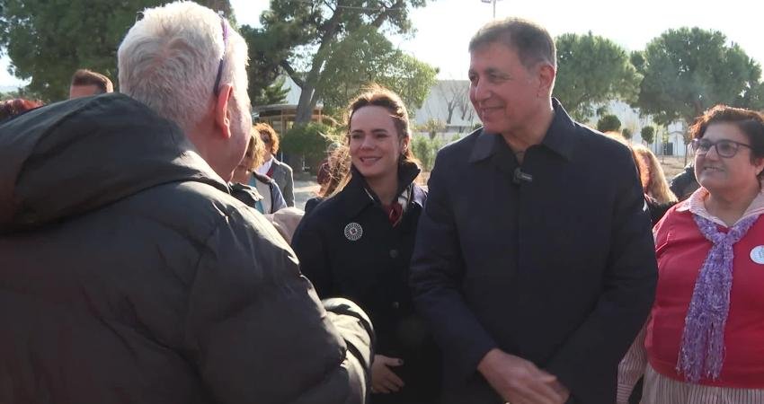 İzmir’de kadına şiddete karşı mesaj: Kırmızı bank İzmir Büyükşehir Belediyesi ile İzmir İtalya Konsolosluğu, kadınlara yönelik şiddet