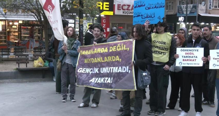  İzmir Bornova'da üniversite öğrencileri. CHP'nin Cumhurbaşkanı adayı ve İstanbul Büyükşehir