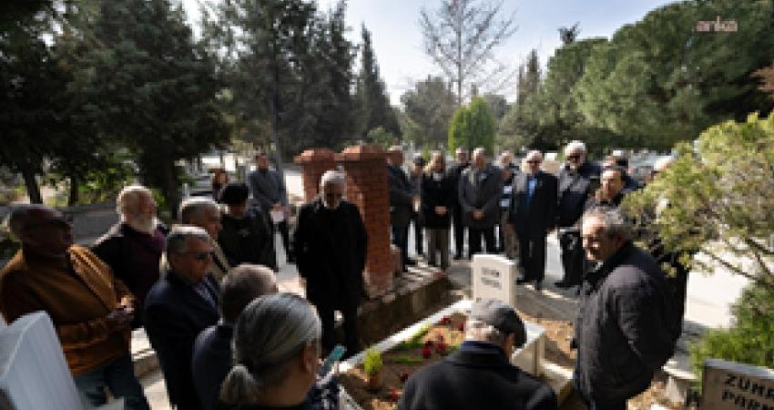 Gazeteci Okan Yüksel, ölümünün birinci yılında mezarı başında anıldı. İzmir Büyükşehir