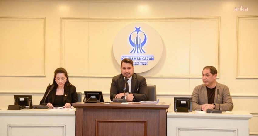 Kahramankazan Belediye Başkanı Çırpanoğlu: “Şerefli ve haysiyetli belediyecilik anlayışımızdan ödün vermeyeceğiz” Kahramankazan Belediye Başkanı Selim Çırpanoğlu, belediyenin çalışmalarına ilişkin iddialara yanıt