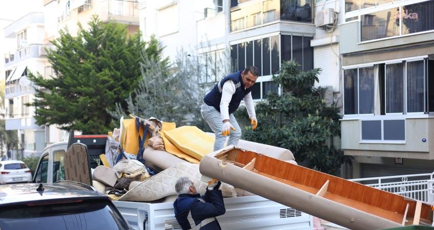 Karabağlar Belediyesi’nin “Dip Köşe Temizlik” çalışmaları devam ediyor Karabağlar Belediyesi’nin ilçeyi daha temiz ve sağlıklı bir hale getirmek