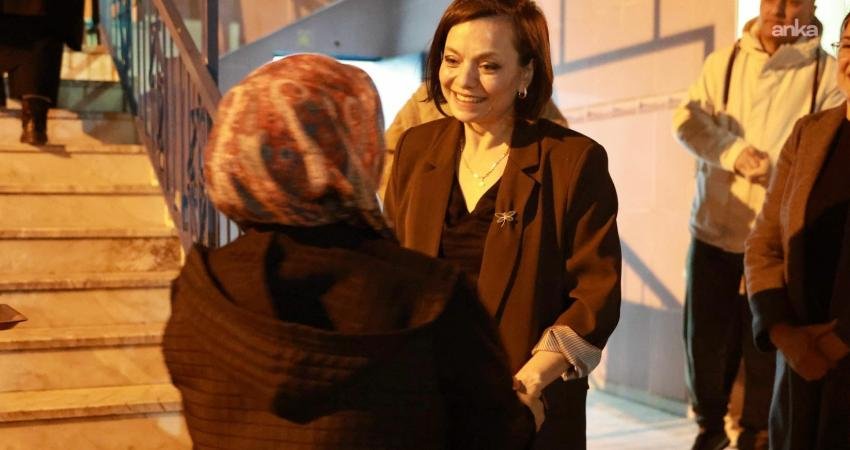 Karabağlar’da ramazan kültürü yaşatılıyor Karabağlar Belediyesi, ramazan ayı boyunca teravih namazı sonrası vatandaşlara şerbet