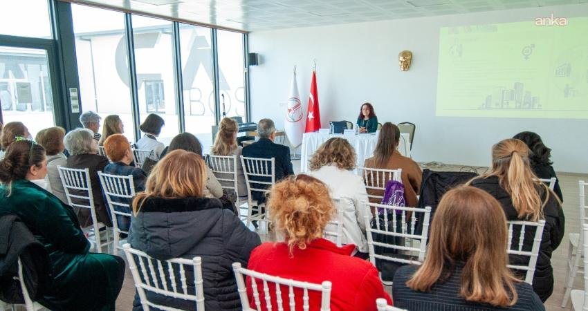 Karşıyaka’da “Kent ve Kadın” vizyonu uzmanlarca ele alındı Karşıyaka Belediyesi, ‘Kent ve Kadın’ başlıklı söyleşiyle kentsel planlamada kadın