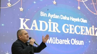 Keçiören Belediye Başkanı Mesut Özarslan, Mevlana Kültür Merkezi’nde düzenlenen iftar