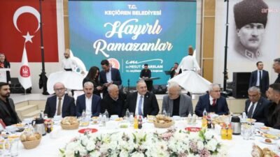Keçiören Belediye Başkanı Mesut Özarslan, Mevlana Kültür Merkezi’nde düzenlenen iftar