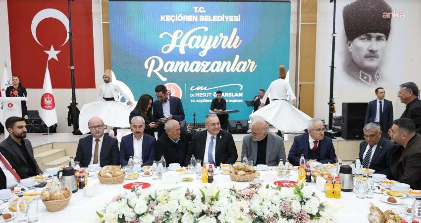 Keçiören Belediye Başkanı Mesut Özarslan, Mevlana Kültür Merkezi’nde düzenlenen iftar