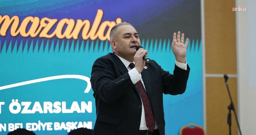 Keçiören Belediye Başkanı Mesut Özarslan, Mevlana Kültür Merkezi’nde düzenlenen iftar