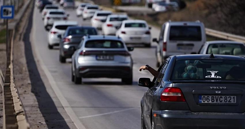 Ramazan Bayramı tatilinin ardından dönüşe geçen vatandaşlar, “kilit kavşak” olarak