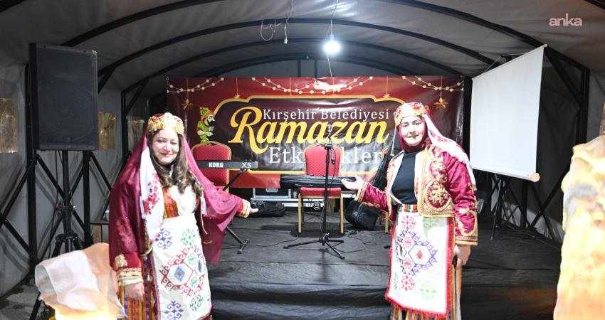 Kırşehir Belediyesi’nin Kervansaray Mahallesi Karaoğlan Bülent Ecevit Parkı'nda düzenlediği ramazan