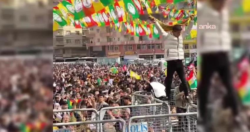Mardin'in Kızıltepe ilçesinde Nevruz binlerce kişinin katılımıyla kutlandı.