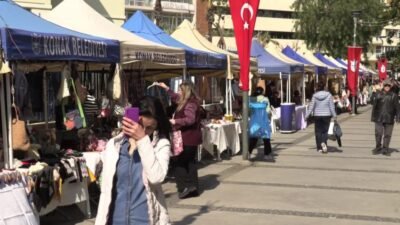 İzmir’in Konak ilçesinde 8 Mart Dünya Kadınlar Günü etkinlikleri kapsamında