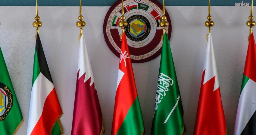 ABD ve İsrail'in İran'a yönelik saldırılarının ardından Körfez ülkelerinde yaşanan